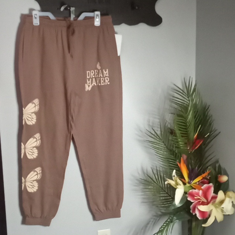 Electric Pink Dream Maker Butterfly Fleece Jogger Sz M NWOT Inseam:27.5 Rise:14"